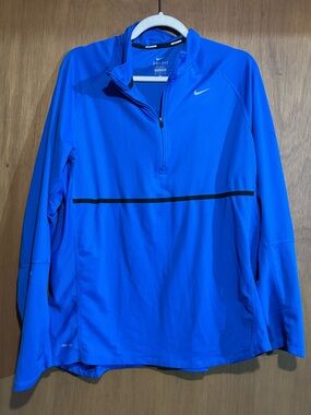 Nike Men’s Blue Long-Sleeve Dri-FIT Swim Rash Guard